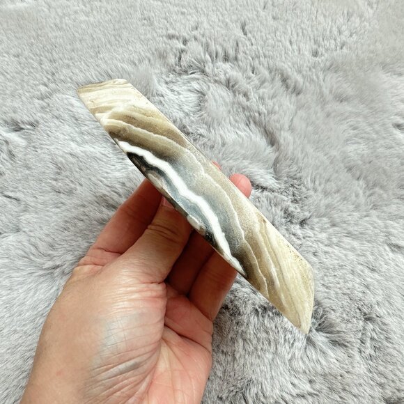 New Beautiful Small Zebra Onyx Leaf Bowl/Dish - Picture 2 of 5